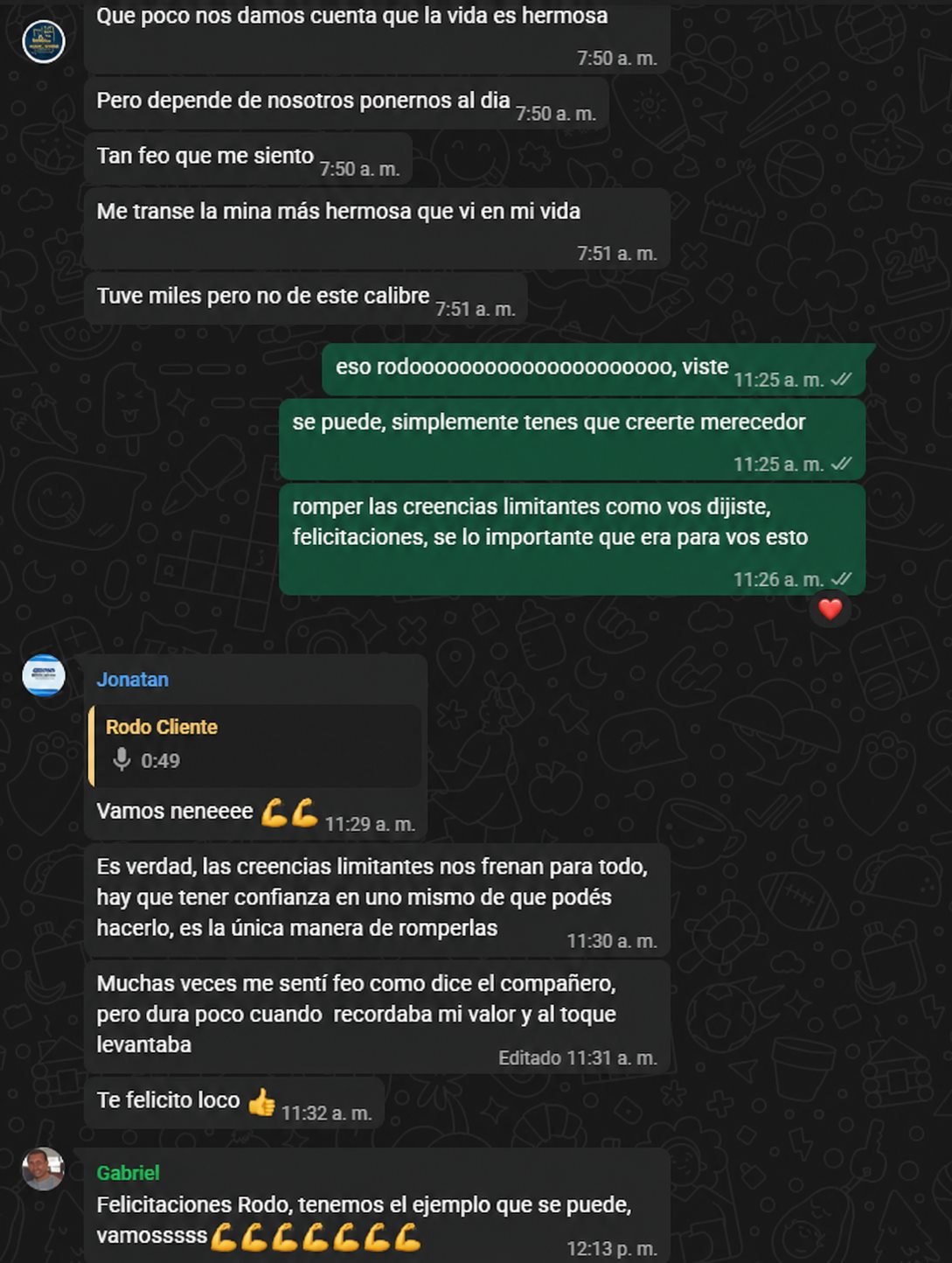 Conversación grupal real sobre autoestima, confianza y creencias limitantes